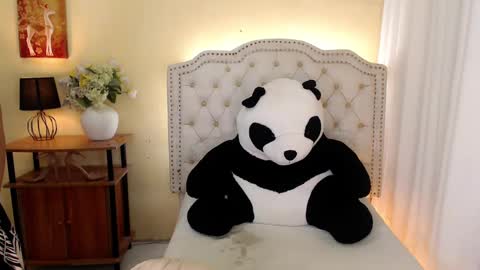 princessyanzy1 online show from February 6, 12:22 am