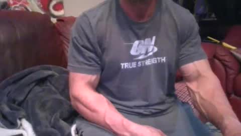 MUSCLEGOD online show from April 7, 9:06 pm