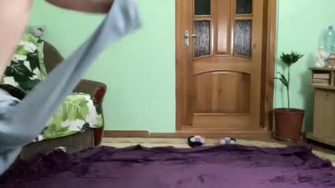 Snapshot of proud_sweet_21 chatting on October 17, 10:36 pm proud sweet 21 online show from October 17, 10:36 pm