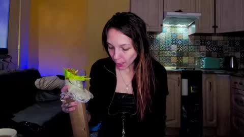 Snapshot of psyheya chatting on March 4, 6:18 pm LUCY -----    online show from March 4, 6:18 pm