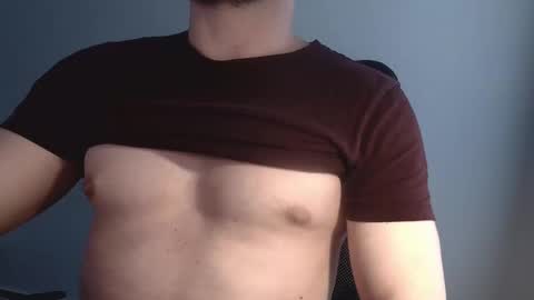 Snapshot of pudzilla69 chatting on February 14, 2:33 pm pudzilla69 online show from February 14, 2:33 pm