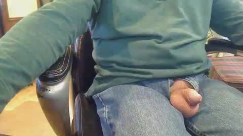 Snapshot of pulltoy1 chatting on January 6, 9:00 pm pulltoy1 online show from January 6, 9:00 pm