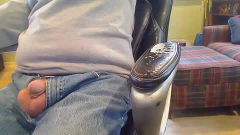 Snapshot of pulltoy1 chatting on January 22, 5:38 pm pulltoy1 online show from January 22, 5:38 pm