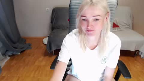Polly online show from June 15, 2:09 pm