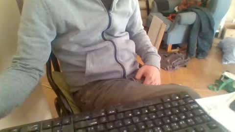 pup_y online show from September 24, 9:16 am