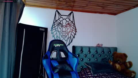 Snapshot of pupi_wolf chatting on September 20, 3:59 pm Cris online show from September 20, 3:59 pm