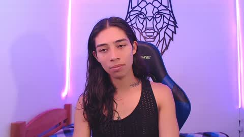 Snapshot of pupi_wolf chatting on December 19, 4:46 pm Cris online show from December 19, 4:46 pm