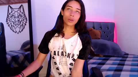 Snapshot of pupi_wolf chatting on March 5, 3:51 pm Cris online show from March 5, 3:51 pm