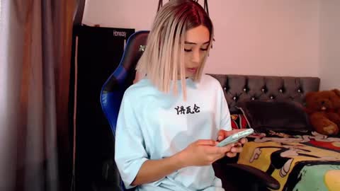 Snapshot of pupi_wolf chatting on September 29, 3:11 pm Cris online show from September 29, 3:11 pm