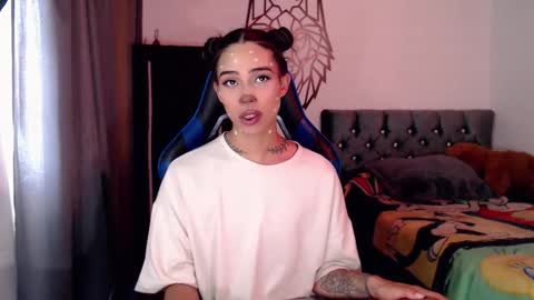 Snapshot of pupi_wolf chatting on October 21, 7:06 pm Cris online show from October 21, 7:06 pm