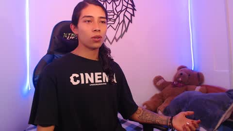 Snapshot of pupi_wolf chatting on February 4, 2:53 pm Cris online show from February 4, 2:53 pm