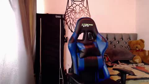 Snapshot of pupi_wolf chatting on September 9, 6:41 pm Cris online show from September 9, 6:41 pm