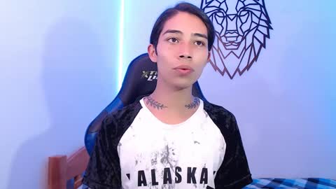 Snapshot of pupi_wolf chatting on December 20, 5:40 pm Cris online show from December 20, 5:40 pm