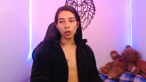 Snapshot of pupi_wolf chatting on February 7, 4:56 pm Cris online show from February 7, 4:56 pm