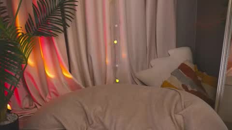 constant schedule Wednesday  Friday  Saturday  Sunday  The Rosemarie online show from March 18, 5:35 am