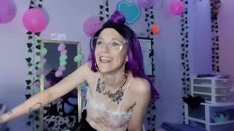 Snapshot of purple2staythnxxx chatting on October 25, 7:03 pm Purple2StayThnxxx online show from October 25, 7:03 pm