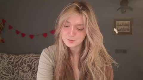 Bella online show from April 2, 5:37 am