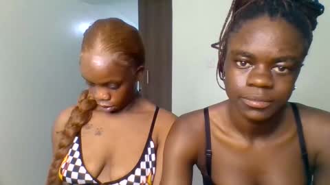 purple_honey1 online show from May 5, 2:56 pm