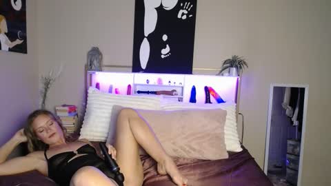 Purple online show from October 13, 2:57 am