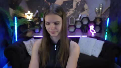 Ellie online show from September 25, 2:13 pm