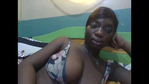 Snapshot of pweedy_ora chatting on October 27, 2:00 am ora online show from October 27, 2:00 am