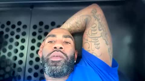 q_hefner52 online show from July 17, 8:33 pm