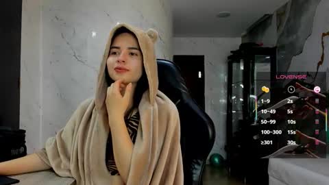 Qetsyah online show from March 22, 1:04 pm