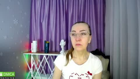 Snapshot of queen_a_n_i chatting on February 10, 7:15 am A N I Ill be here on December 1st online show from February 10, 7:15 am