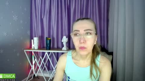 Snapshot of queen_a_n_i chatting on February 21, 8:18 am A N I Ill be here on December 1st online show from February 21, 8:18 am