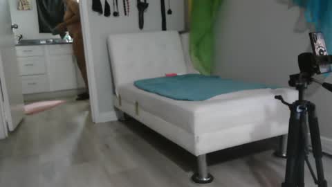 QnAnitaDix online show from November 30, 6:15 pm