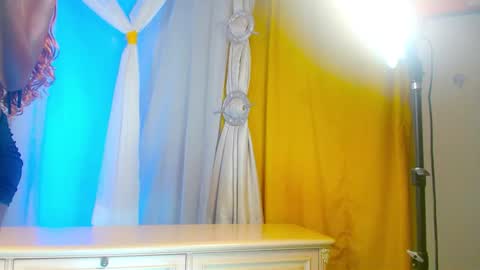 queen online show from January 11, 10:05 pm