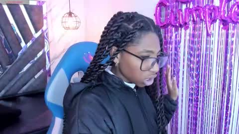 Snapshot of queen_perla_ chatting on October 22, 12:07 pm online show from October 22, 12:07 pm
