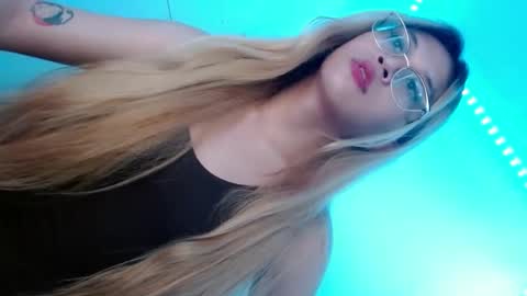 CALL ME YOUR QUEEN AIVY1 online show from October 6, 2:40 am