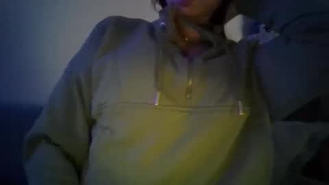 queenbee6269 online show from February 9, 3:22 am