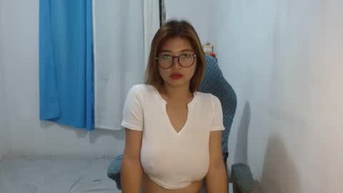 queen online show from March 6, 8:27 pm