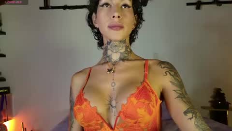 queencock_777 online show from August 1, 3:19 am
