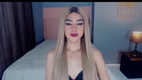 queenemeraldts online show from October 1, 3:16 am