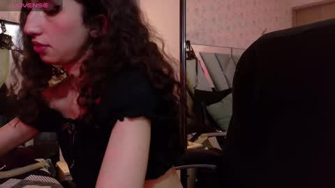 QUEENJEENN online show from April 16, 7:47 pm