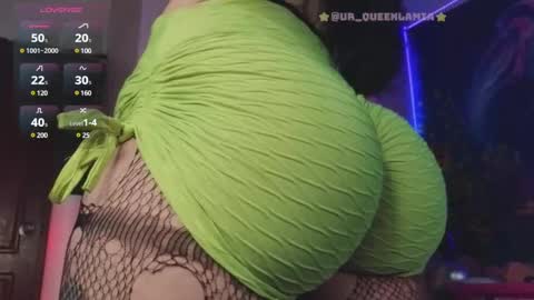 Snapshot of queenlamia chatting on February 17, 12:43 am  Taurus online show from February 17, 12:43 am