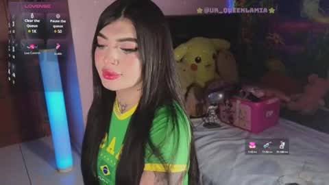 Snapshot of queenlamia chatting on March 11, 7:46 am  Taurus online show from March 11, 7:46 am