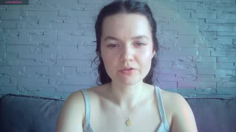 QueenOfModels online show from May 17, 2:59 pm