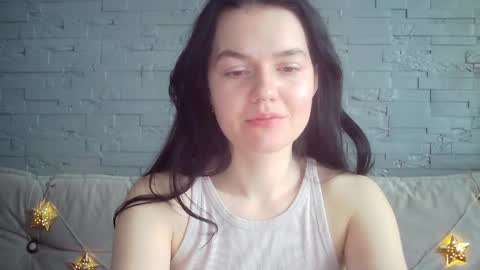 QueenOfModels online show from April 25, 4:03 am