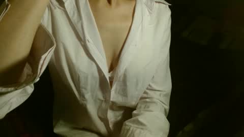 queenoftenderness online show from March 11, 9:37 pm