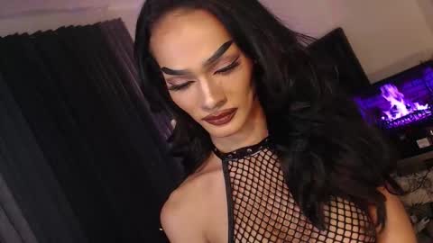 Snapshot of queenvalentinats chatting on September 12, 2:46 am ValentinaMoone online show from September 12, 2:46 am
