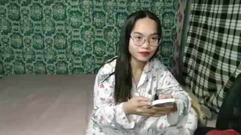 Quinne online show from December 16, 5:47 am