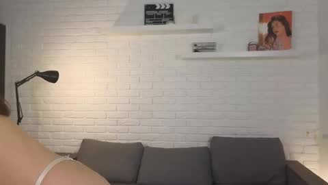 kiri online show from April 19, 9:39 pm