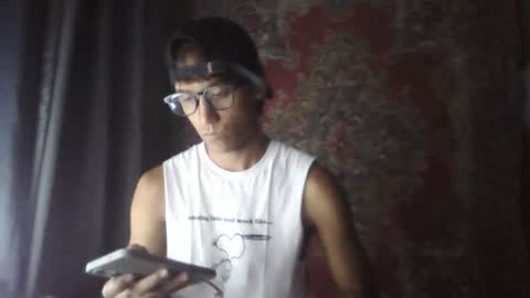 r00m6 online show from July 9, 11:58 am