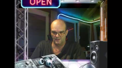 dj mike online show from January 4, 11:38 pm