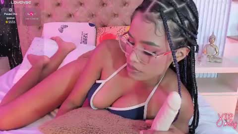 rachel_jamesx online show from July 24, 5:37 am