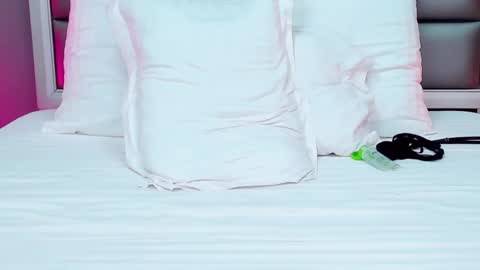 rachel_quinn_ online show from March 10, 7:55 am